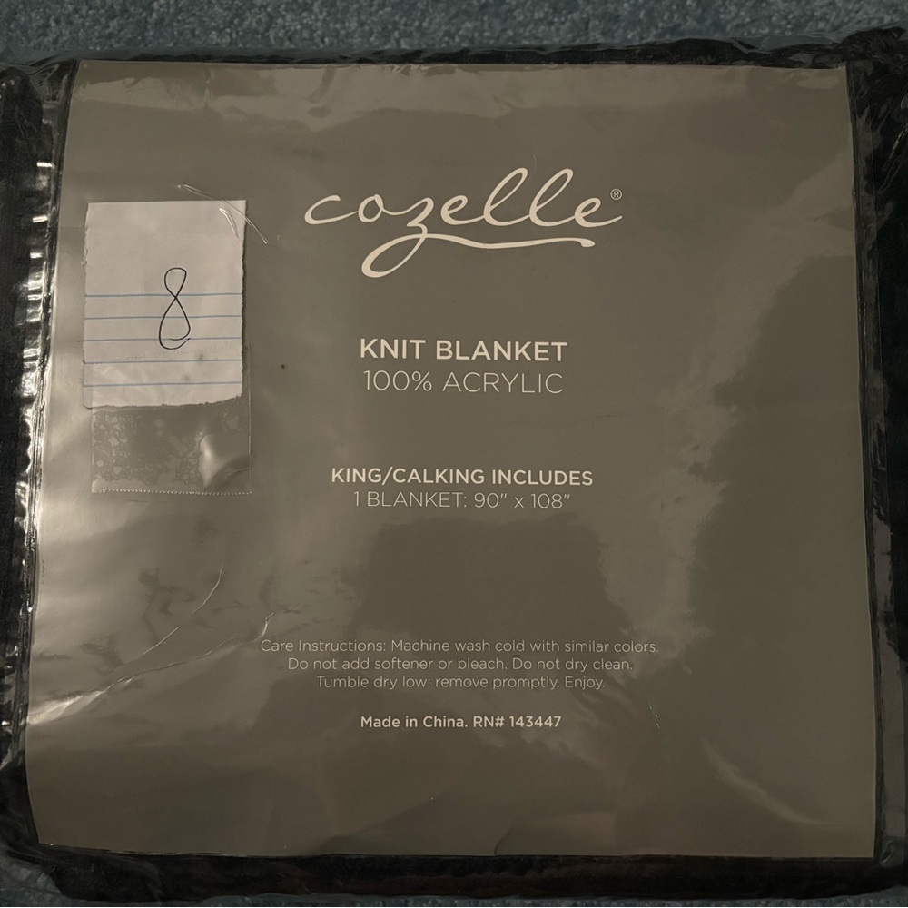 Cozelle Knit Blanket 100% Acrylic